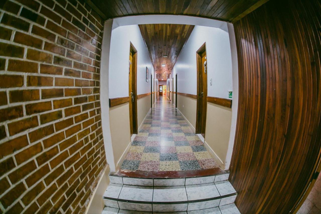 Hotel Tierra Colorada Puerto Iguazú Kültér fotó