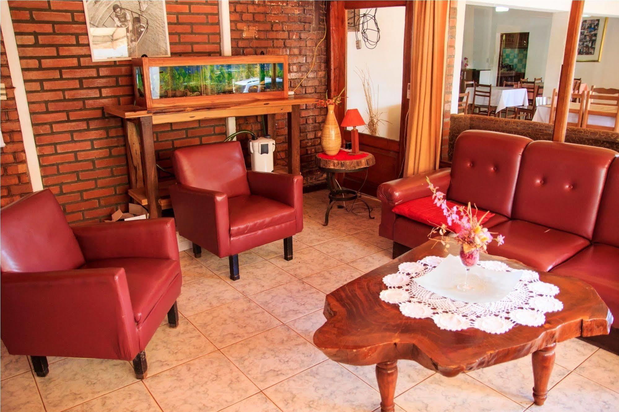 Hotel Tierra Colorada Puerto Iguazú Kültér fotó